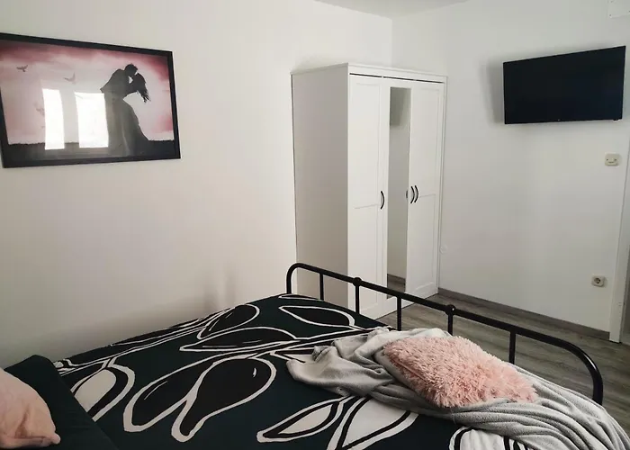 Astra - Where Mountain Meets The Sea بيت للعطل *